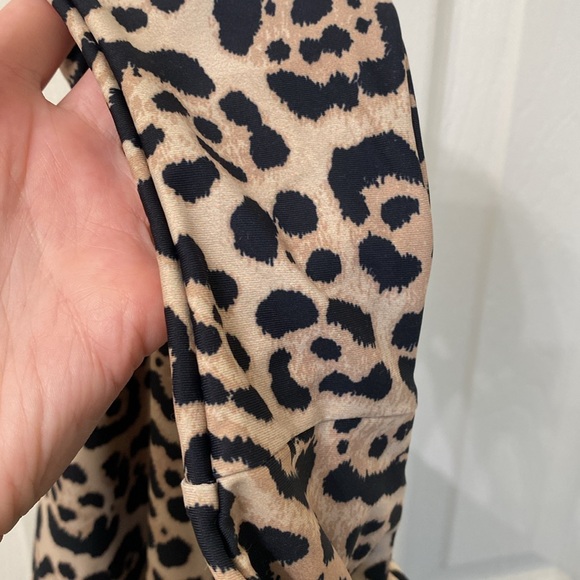 Skatie •Zoey• One Piece Leopard Swimsuit - Picture 5 of 8